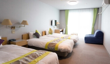 POOLSIDE TRIPLE ROOM